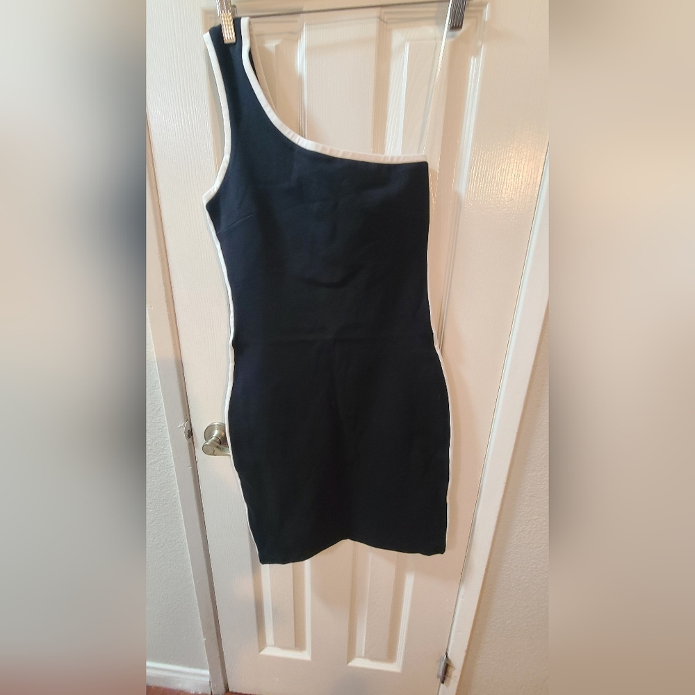 Black and White Asymmetrical One-Shoulder Cocktail Dress